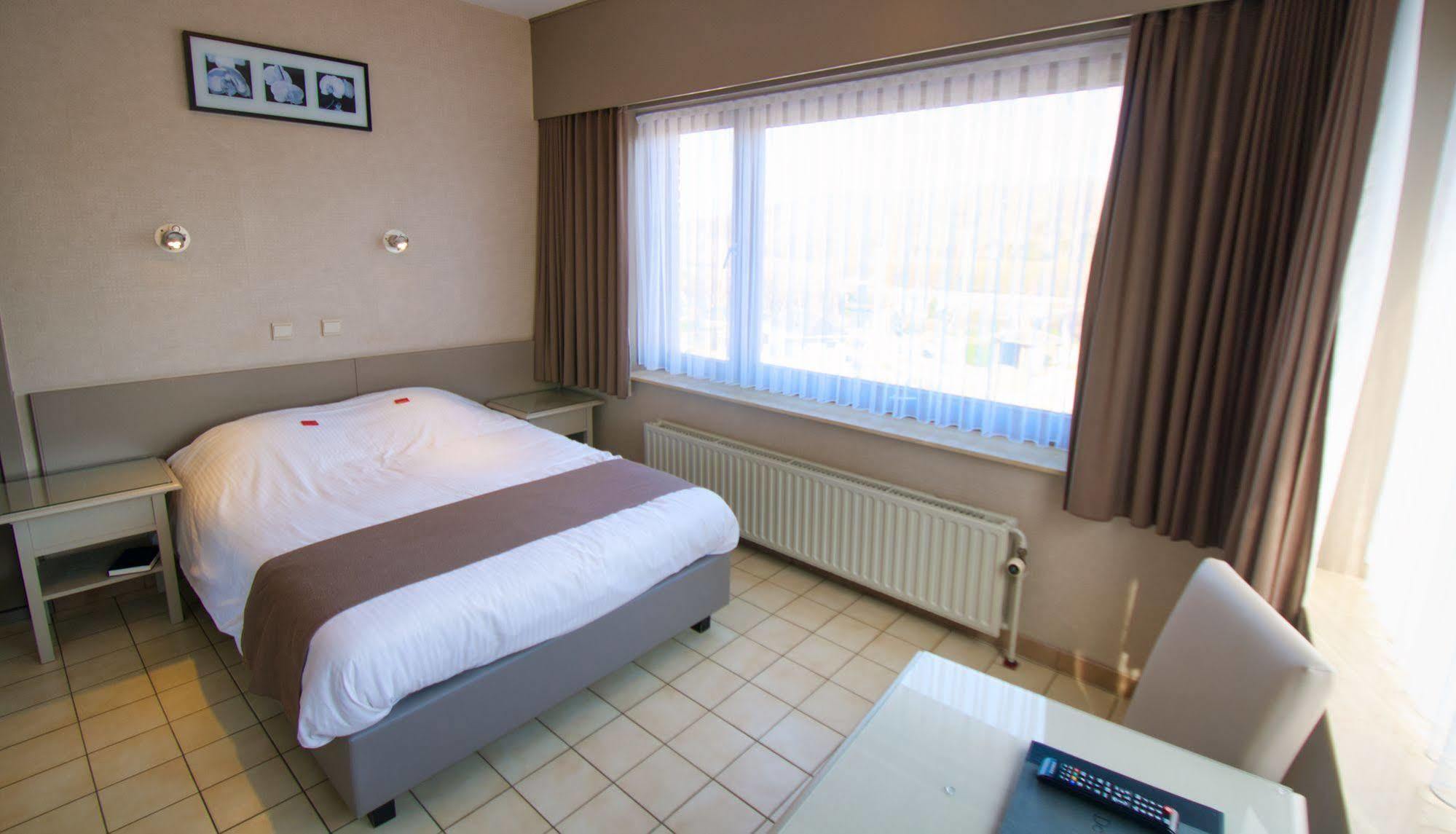Hotel De Golf Bredene Exterior photo